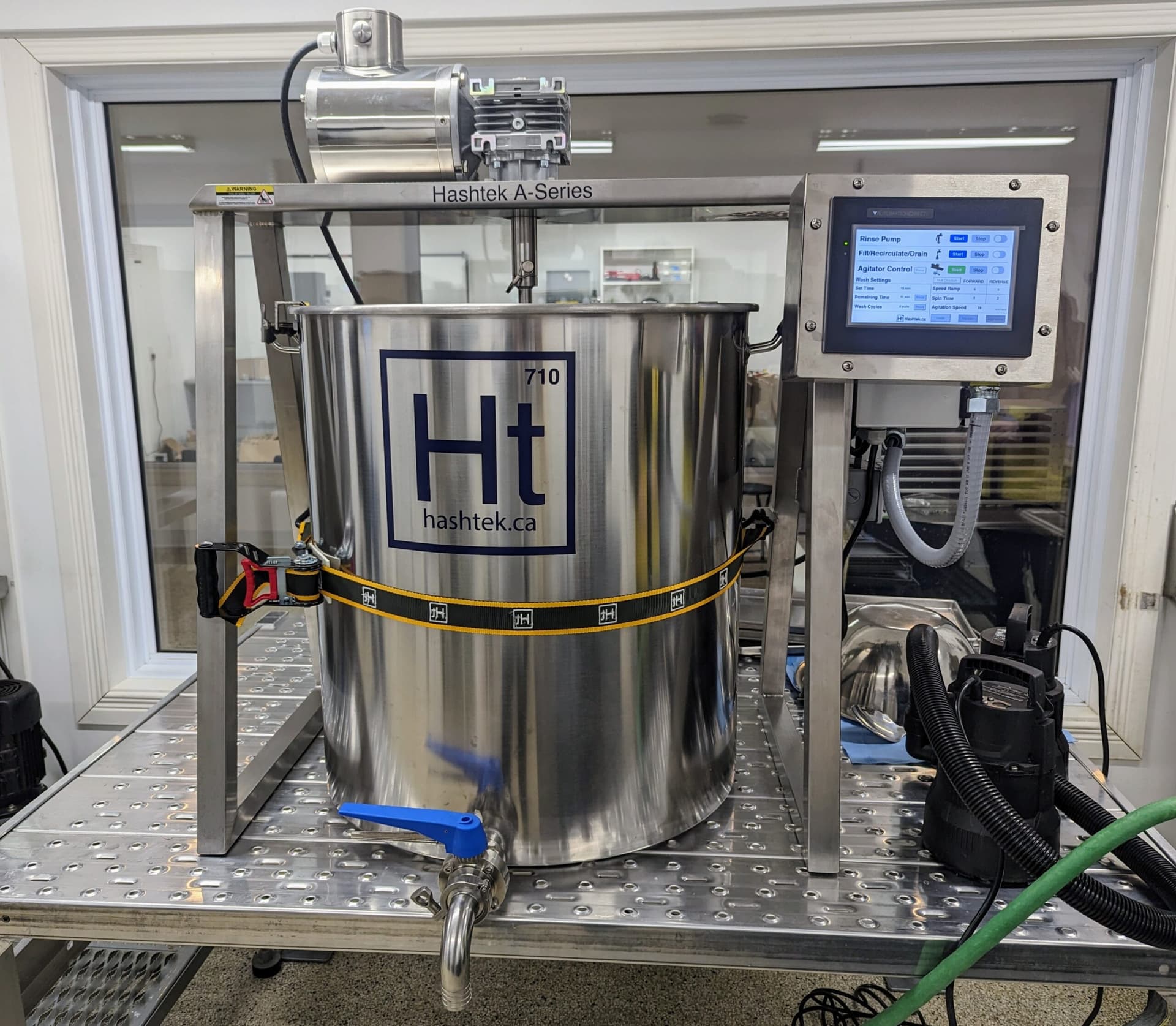Hashtek A-Series installed and ready to run in an extraction room
